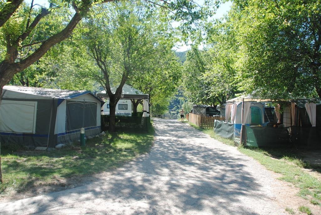 Camping Organya Hotel Exterior foto